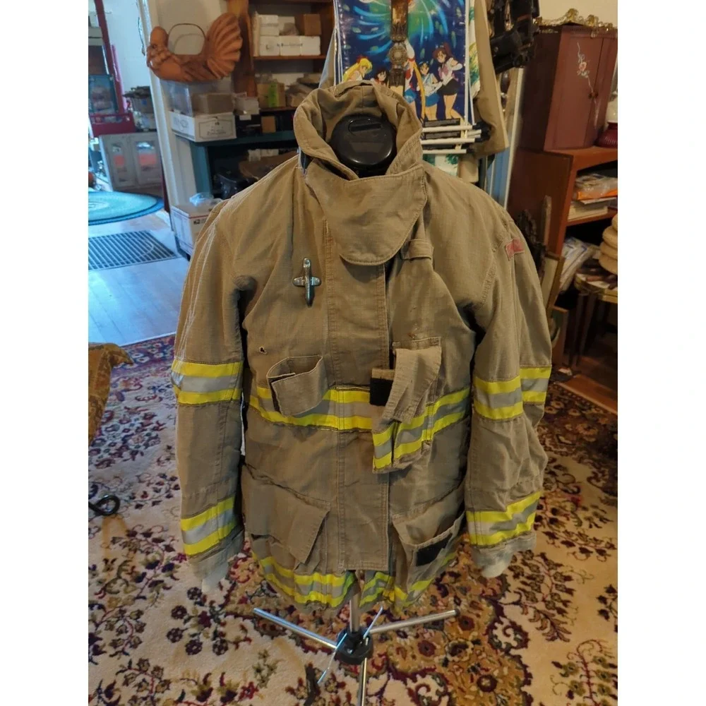 Vintage Retired Firefighter Turnout JACKET FIRE COAT USED Size 40 X 32